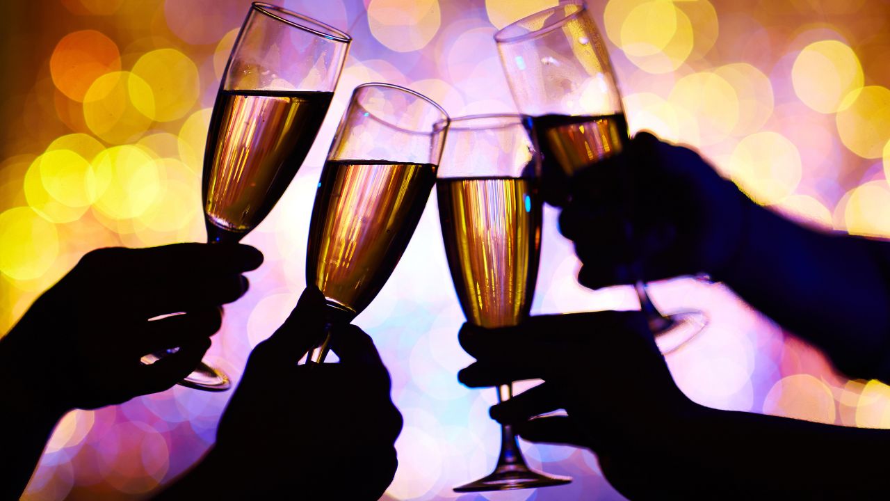 How To Perfect Champagne Toasts For Any Occasion - XOG Wine